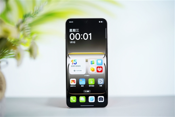 性能強(qiáng)天璣手機(jī)！一加Ace 5至尊版圖賞