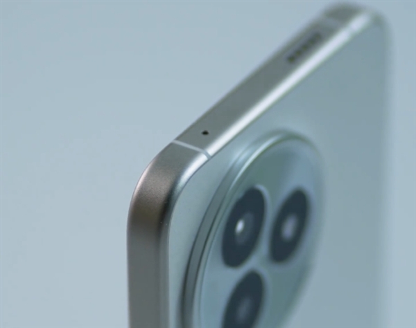 華為萬(wàn)元旗艦同款！REDMI K80至尊版塞入兩顆1115同軸對(duì)稱(chēng)雙揚(yáng)