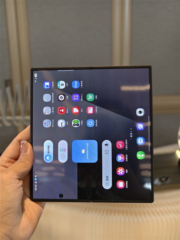 13999元起！三星Galaxy Z Fold7正式發(fā)布：8.9mm、215g全球輕